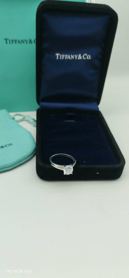 Tiffany &co

85 dhs🇦🇪🇦🇪

Zain122
♥️♥️♥️