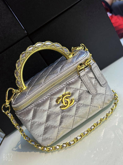 CHANEL
90 dhs🪙💚

with box
🎁🎁🎁

Zain90
♥️♥️♥️