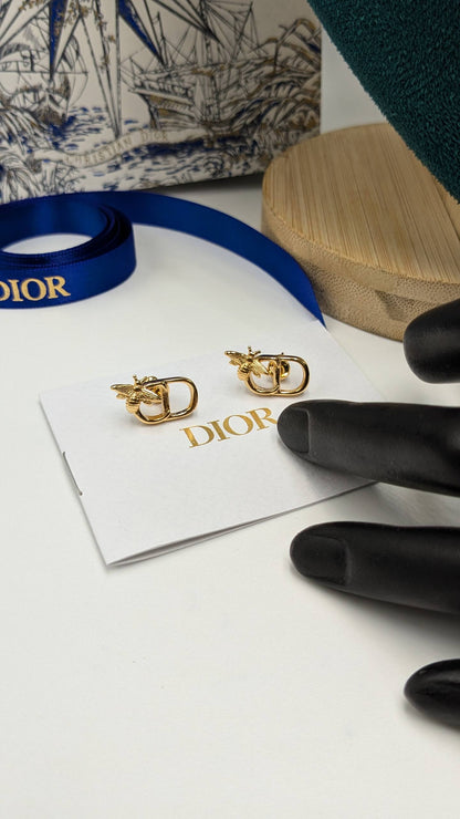 Dior
Master Quality
Necklace, Earrings & Bracelet


200 dhs🇦🇪 with Normal Box 🎁
210 dns🇦🇪 with Good Box 🎁


Zain210
♥️♥️♥️