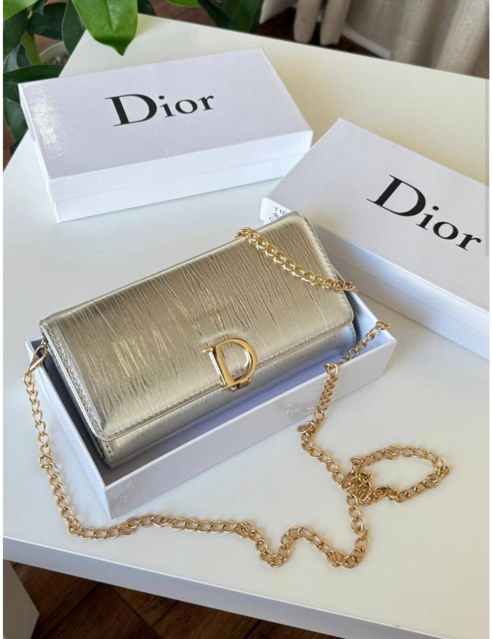 Dior
100 dhs🇦🇪

Good-quality 

with box🎁🎁🎁

Zain35
♥️♥️♥️