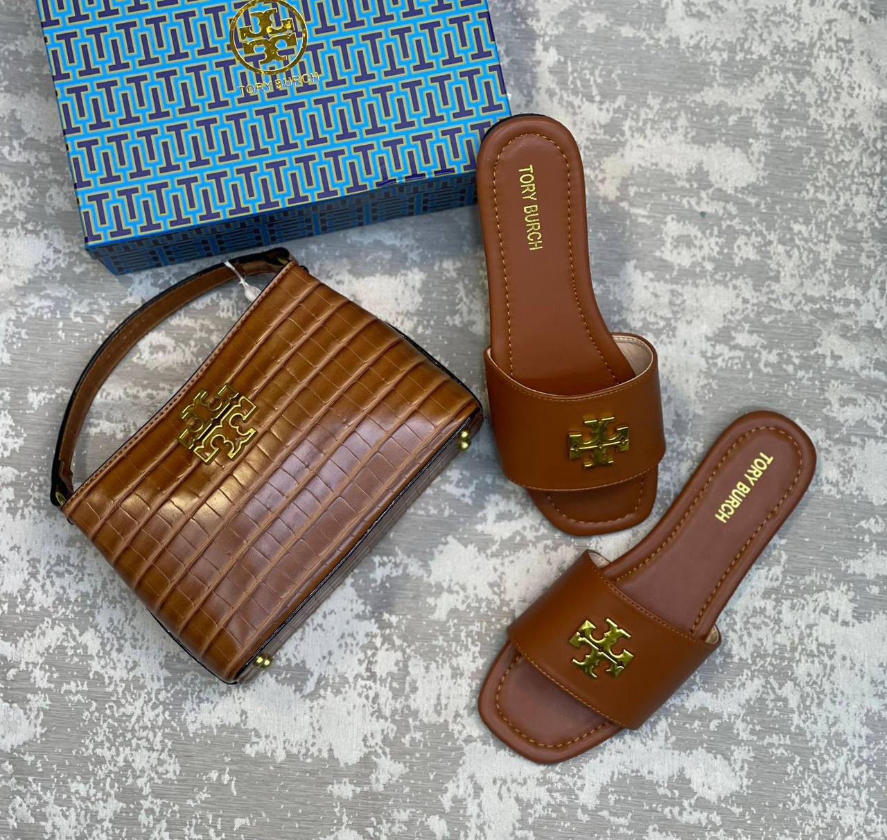 Tory Burch
Set 
Size 36-41
170 dhs✅

Zain175
♥️♥️♥️