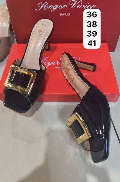 Roger vivier
100 dhs🇦🇪🇦🇪

Zain146
♥️♥️♥️