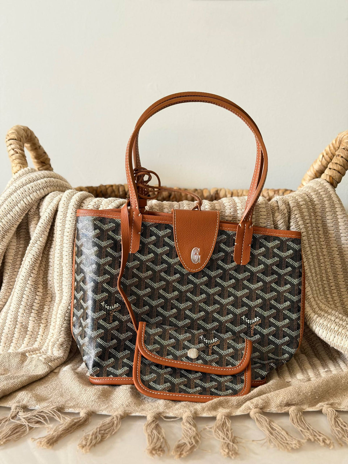 Goyard 
Vipp quality 
Size: 21 cm

For Price 👇 WhatsApp✅
0568585901 
0507557372
0552275751 Owner Zain 👌

Zain315
♥️♥️♥️