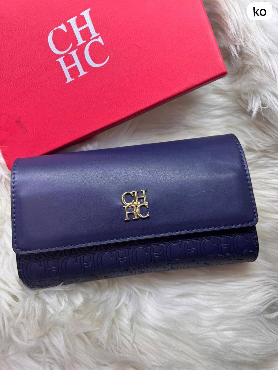 CHCH Clutch   
size : 23 * 14 cm
80 dhs🪙💕

with box 🎁

Zain115
♥️♥️♥️
