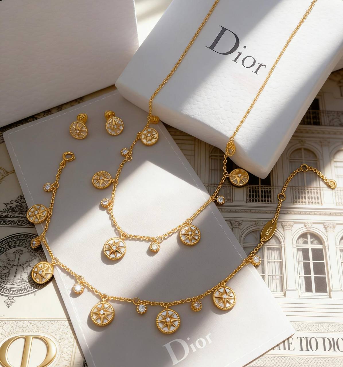 DIOR SET
MASTER ⭐
NECKLACE
BRACELET
EARRINGS
140 DHS✅💫✨
 WITH GOOD BOX AND PAPER BAG🎁🛍️

Zain89
♥️♥️♥️