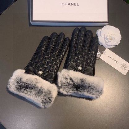 CHANEL GlOVES
VVIP QUALITY
WITH ORRIGINAL BOX
320 dhs🇦🇪🇦🇪

Zain281
♥️♥️♥️