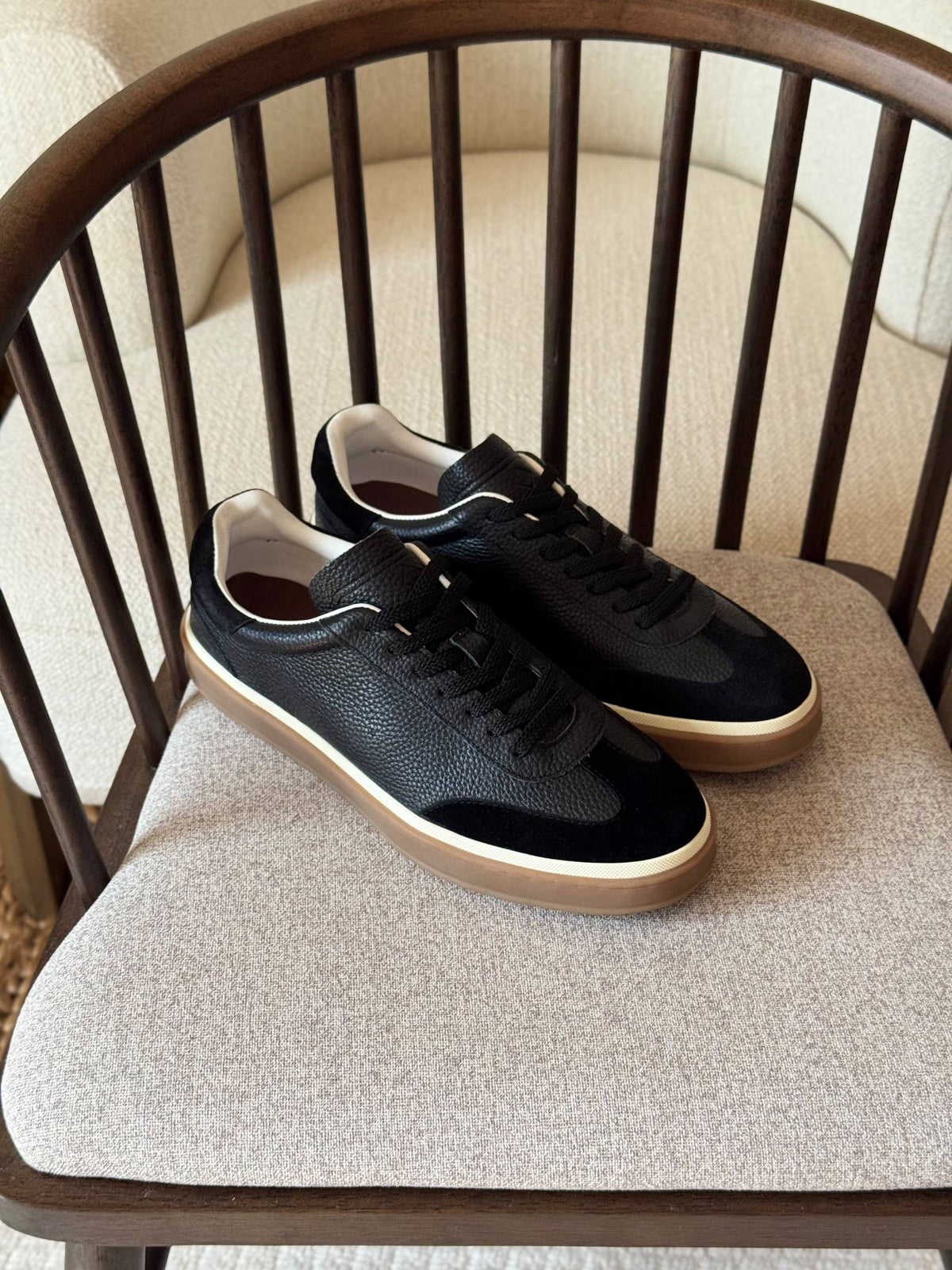 LORO PIANA tennis walk
VIP quality
size: 40 to 46

480 dhs🇦🇪🇦🇪

Zain185
♥️♥️♥️