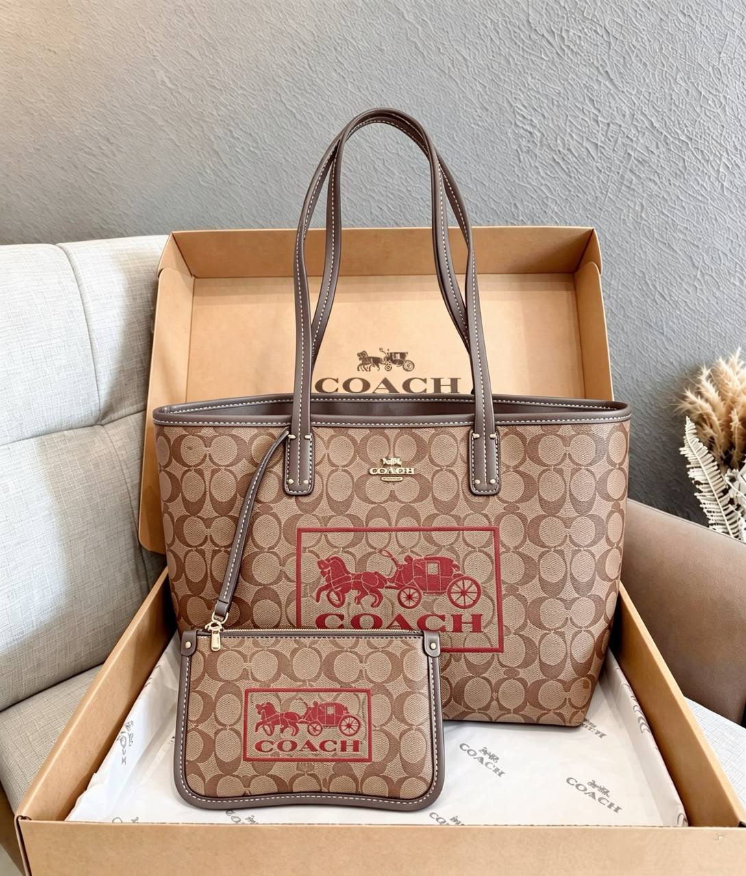 COACH 

NEW CAME 

HIGH QUALITY 

WITH POUCH 
115 dhs🇦🇪🇦🇪

Zain295
Zain17
♥️♥️♥️