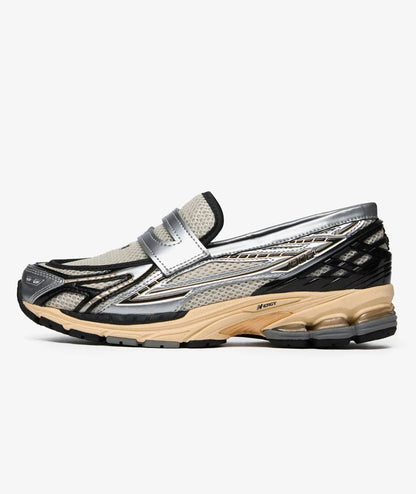 New Balance 1906L Loafers “Silver Metallic /Cream”
36-45 AVAILABLE 🤩
230 dhs✅

Zain242
♥️♥️♥️