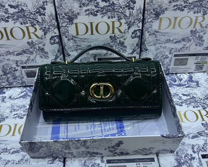 Dior 

100 dhs with box

Zain143
♥️♥️♥️