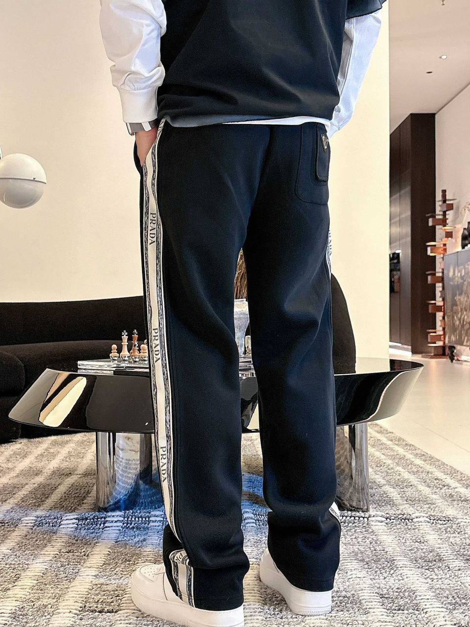 *NEW PRADA*
*♕ 𝐒𝐔𝐏𝐄𝐑 𝐌𝐀𝐒𝐓𝐄𝐑 ♕*
*SIZE: M,L,XL,XXL,XXXL*
300 dhs🪙💚

Zain227
♥️♥️♥️