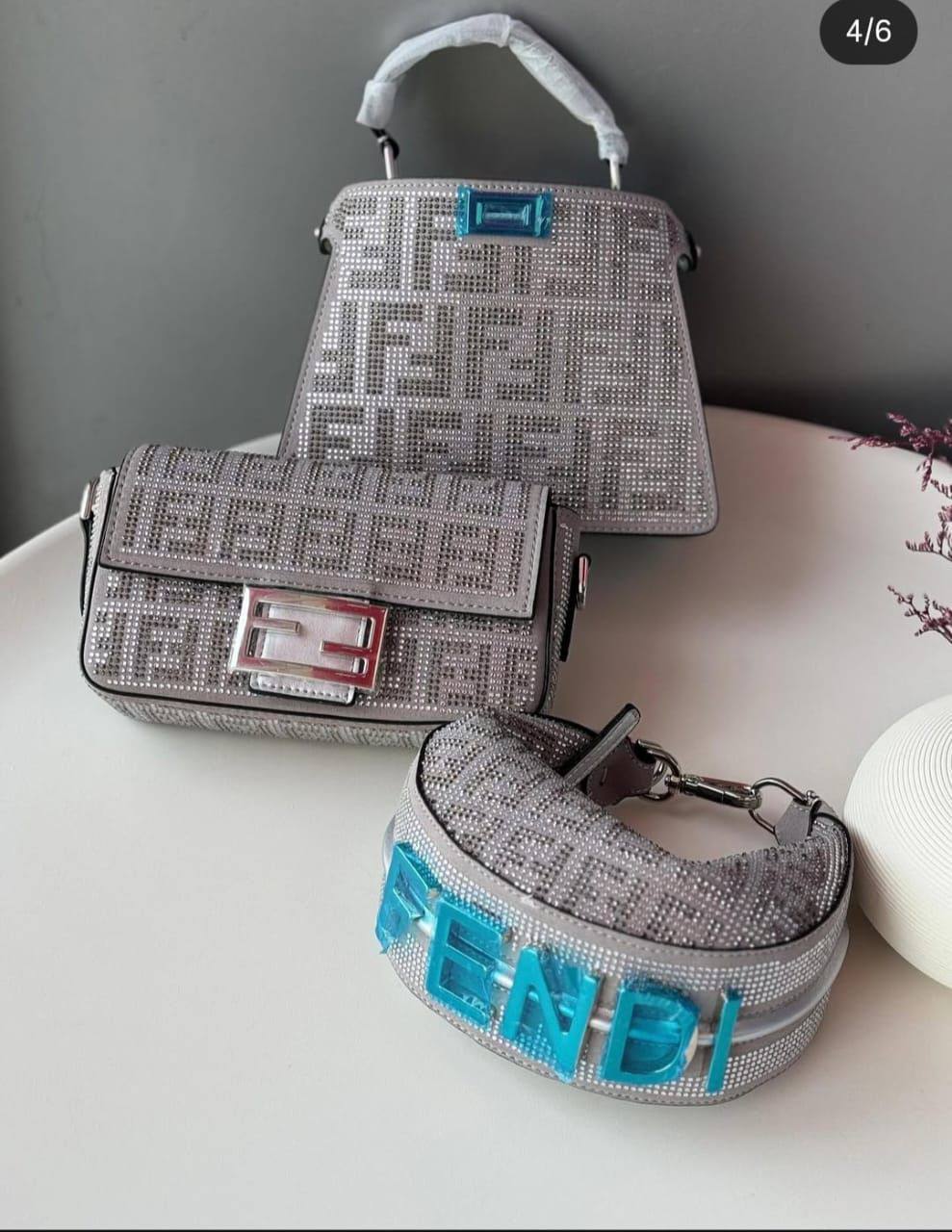 Fendi 
Master
    Silver stone
310 dhs✅

Zain131
♥️♥️♥️