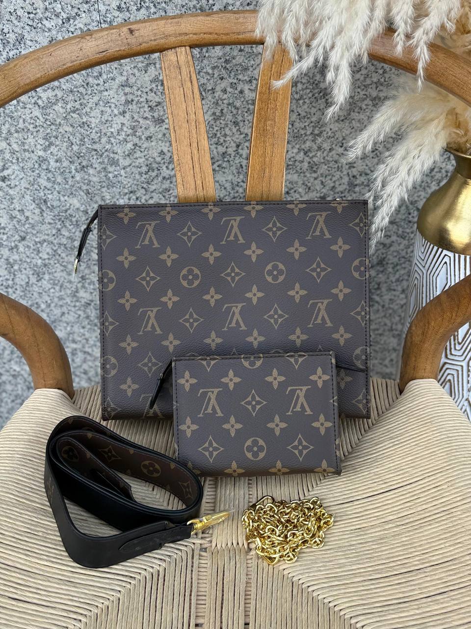 LV
15_25cm
310 dhs✅
Top quality 
With box🎁

Zain167
♥️♥️♥️