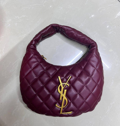 Ysl

85 dhs❣️

with box
🎁🎁🎁

size 25×4×27cm

Zain42
♥️♥️♥️