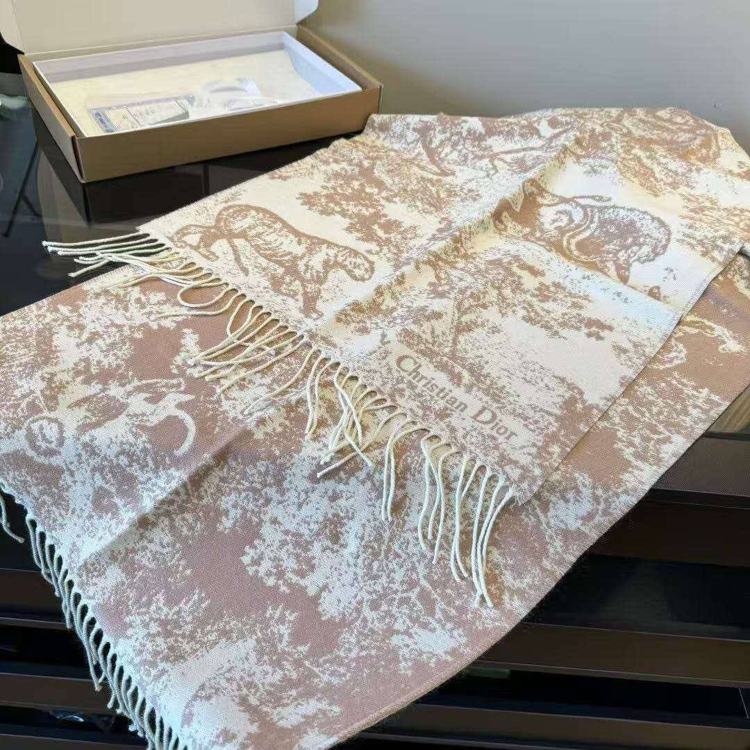 NEW COLLECTION👌🏻
DIOR SCARF❤‍🔥
VIP Quality👑With Original Packaging👌🏻

300 dhs🇦🇪🇦🇪🇦🇪

Zain329
♥️♥️♥️