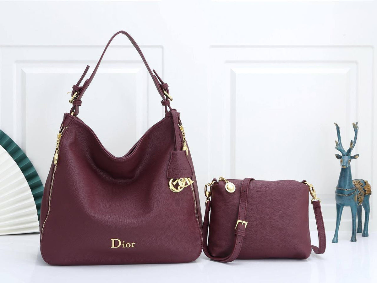 Dior 2 in 1

1⃣️ First quality

Size : 35 * 17 com
105 dhs🇦🇪🇦🇪

Zain115
♥️♥️♥️
