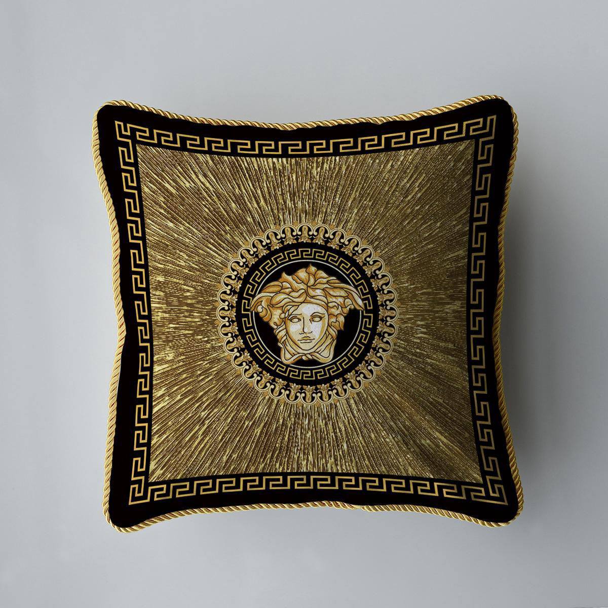 Brand 
High quality 
Pillow cover 
Velvet 100%
Size 50*50
50 dhs🪙🌨️

Zain99
♥️♥️♥️