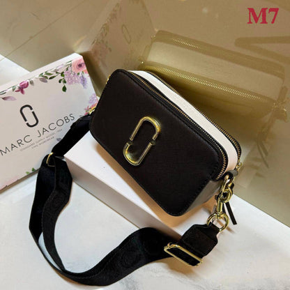 MARC JACOBS 

GOOD QUALITY 

WITH BOX 
🎁🎁🎁

90 dhs🪙🖤

Zain39
♥️♥️♥️