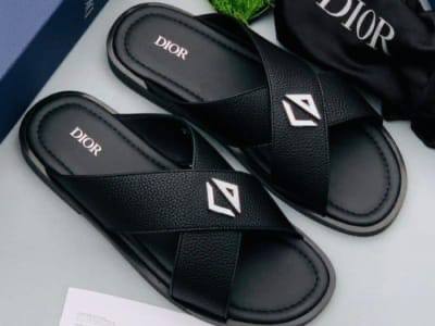 Dior Slippers
Size 40 to 46  
Good quality 
105 dhs✅

Zain79
♥️♥️♥️