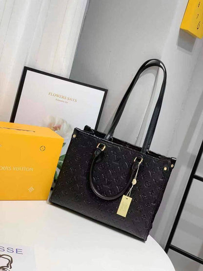 LV
85 dhs🪙💕
Size 33 CM

Zain269
♥️♥️♥️
