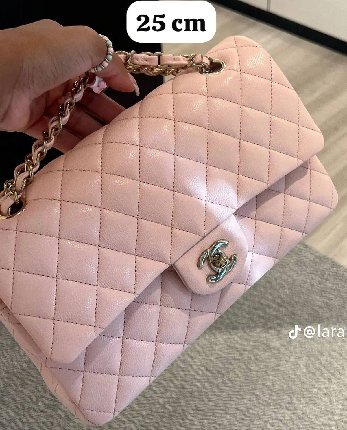 Chanel
100 dhs💓

With box💐
🎁🎁🎁

25 cm 💐

Zain219
❤️❤️❤️
