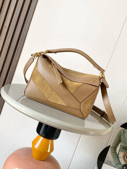 Loewe supper master quality ❤️
new collection ❤️
Available ✨💕
With full packing 📦
For Price 👇 WhatsApp✅
0568585901 
0507557372
0552275751 Owner Zain 👌

Zain251
♥️♥️♥️