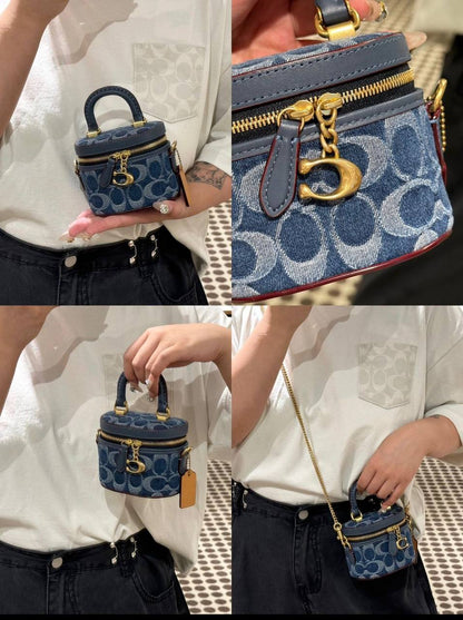 Coach
110 dhs💓

size：15cm
High-quality 

with box
🎁🎁🎁

Zain35
♥️♥️♥️