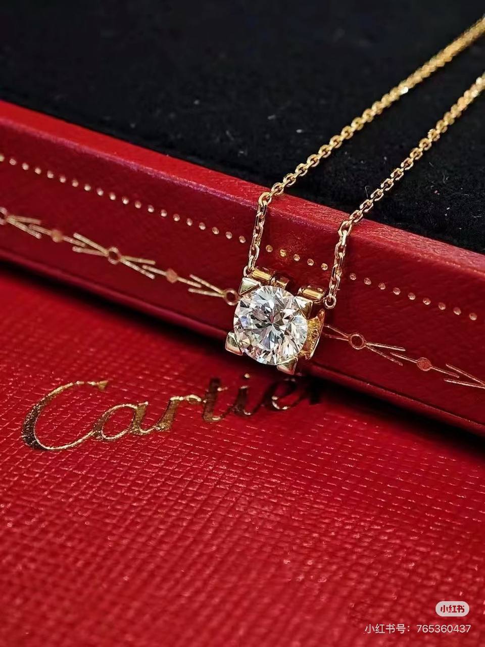 CARTIER 💕
Necklace 
Master Quality 💐

*45* AED normal box 📦
*80* AED MASTER BOX 📦

Zain48
♥️♥️♥️