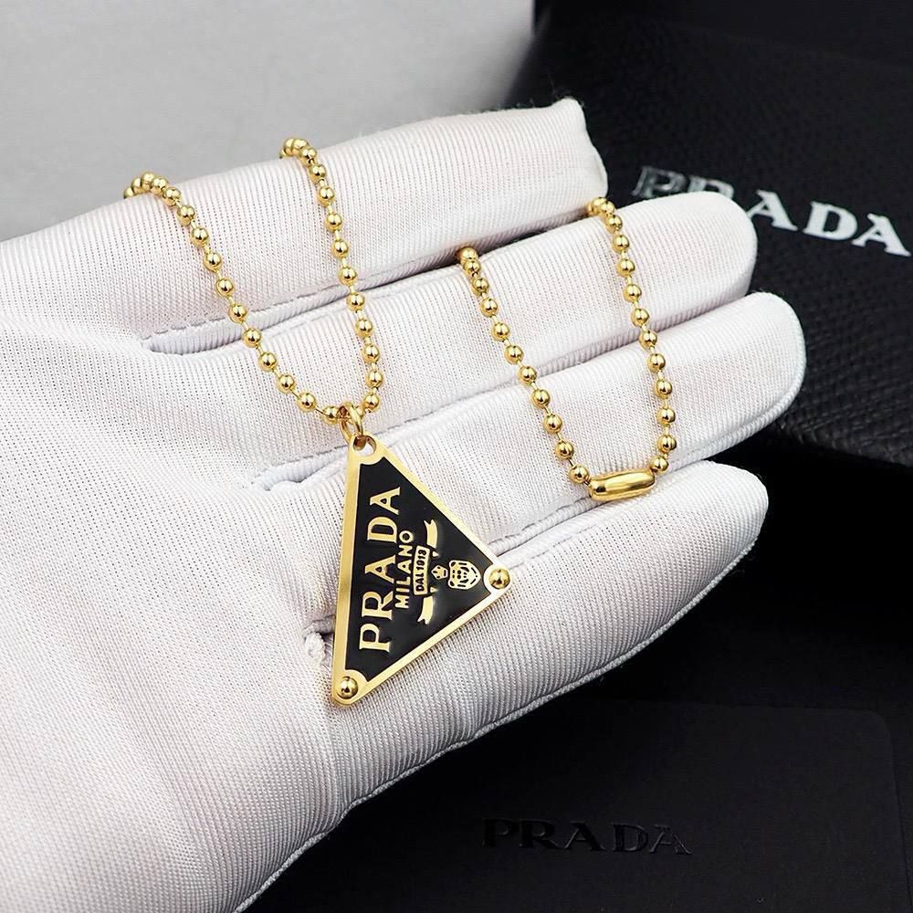 PRADA Necklace 🌺
Master quality 

45 dhs🪙💚
normal box 📦
🎁🎁🎁

Zain48
♥️♥️♥️