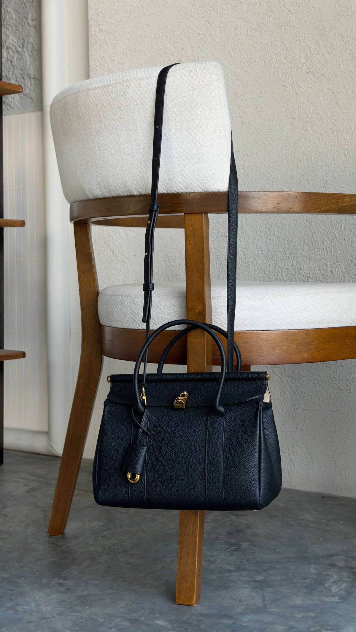 New collection ⚜️
LORO PIANA 🤎
VIP quality 💎
Loom bag L25 ✨
Size : 25 cm
For Price 👇 WhatsApp✅
0568585901 
0507557372
0552275751 Owner Zain 👌

Zain336
♥️♥️♥️