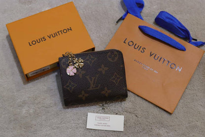 LV Wallet
For Ladies
Master Quality
110 dhs✅

Zain33
♥️♥️♥️