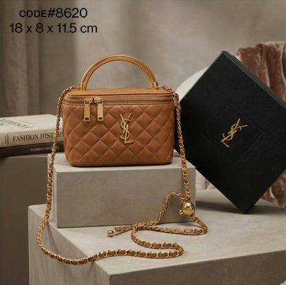 YSL - ʏᴠᴇs sᴀɪɴᴛ ʟᴀᴜʀᴇɴᴛ
ᴛᴏᴘ ʜᴀɴᴅʟᴇ ᴠᴀɴɪᴛʏ ʙᴀɢ
ᴄᴀʟғsᴋɪɴ ʟᴇᴀᴛʜᴇʀ ᴍᴀᴛᴇʀɪᴀʟ
ᴡɪᴛʜ ᴄʜᴀɪɴ ʙᴇʟᴛ
ʀᴏᴜɴᴅ ʙᴀʟʟ ᴘʀᴇss ᴀᴅᴊᴜsᴛᴀʙʟᴇ
ɢᴏʟᴅ ʜᴀʀᴅᴡᴀʀᴇ
sɪᴢᴇ: 18 cm
ᴡɪᴛʜ BOX
🎁🎁🎁

70 dhs🇦🇪

Zain31
♥️♥️♥️