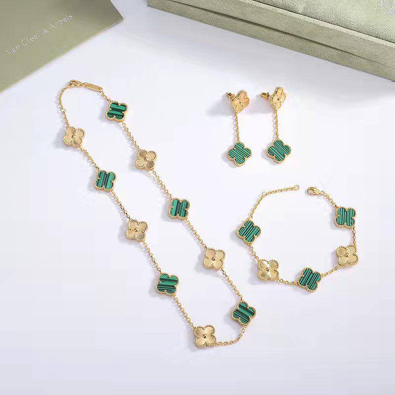 VCA
MASTER SET ✨💫
NECKLACE BRACELET EARRINGS 
WITH GOOD BOX AND PAPER BAG🛍️🎁 
250 DHS🇦🇪

Zain89
♥️♥️♥️
