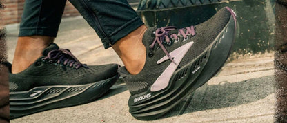 BROOKS Glycerin Max sneakers ‘Black’🖤
36-45 AVAILABLE 
Discount Now🤩
220 dhs🪙

Zain242
♥️♥️♥️