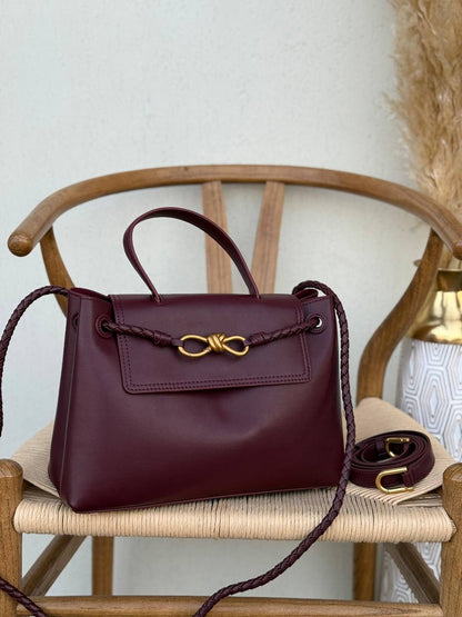 BOTTEGA VENETA
30cm
370 dhs🪙💕
36cm
390 dhs🪙💕
Top quality

Zain167
♥️♥️♥️