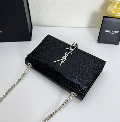 YSL 
GOOD QUALITY 
WITH BOX 
🎁🎁🎁

100 dhs✅

Zain39
♥️♥️♥️