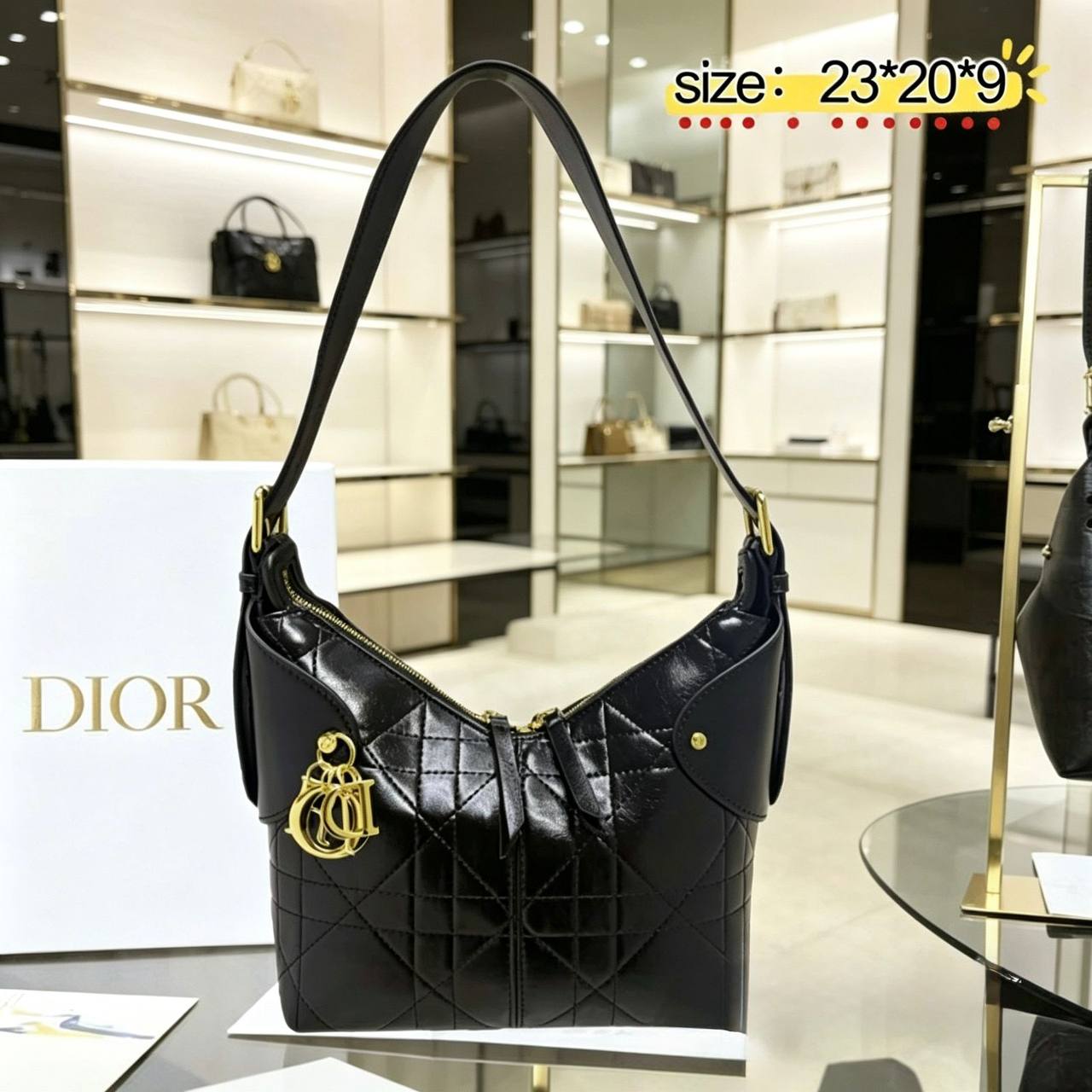 Dior - Chanel
90 dhs✅

with box
🎁🎁🎁

Zain60
♥️♥️♥️