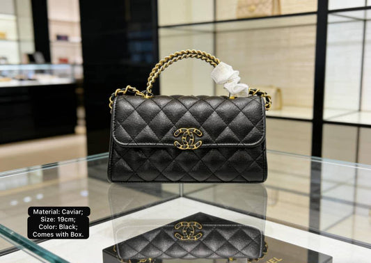 Chanel 
115 dhs✅
With box
Size:19*11*5.5

Zain07
♥️♥️♥️