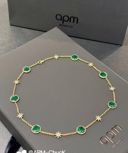 VCA SET ❤️‍🔥*
Necklace 🌊
Earring 🌸
Bracelet ❣️
Master quality 💯
With normal boxes 📦 
150 dhs🪙🌨️
With master box 🗃️ 
230 dhs🪙🌨️

Zain216
♥️♥️♥️