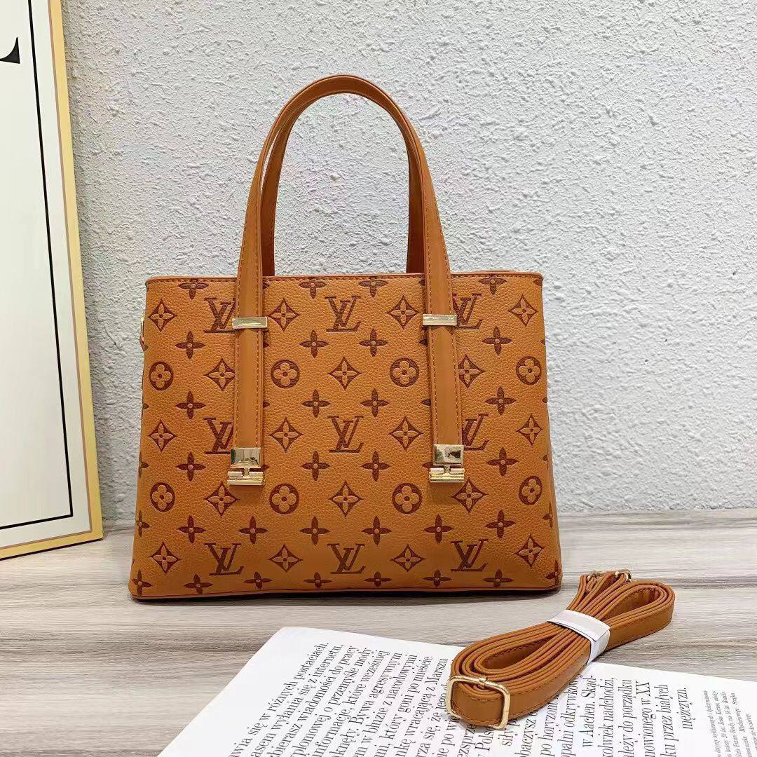 LV
Good Quality 
95 dhs🇦🇪

Zain250
♥️♥️♥️