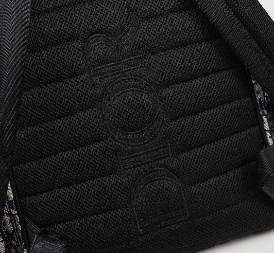 DIOR SADDLE BACKPACK 
PREMIUM QUALITY 
130 dhs✅

Zain28
♥️♥️♥️