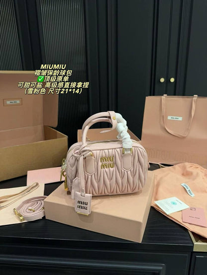 Miu Miu
Master
260 dhs🪙💕

Zain141
♥️♥️♥️