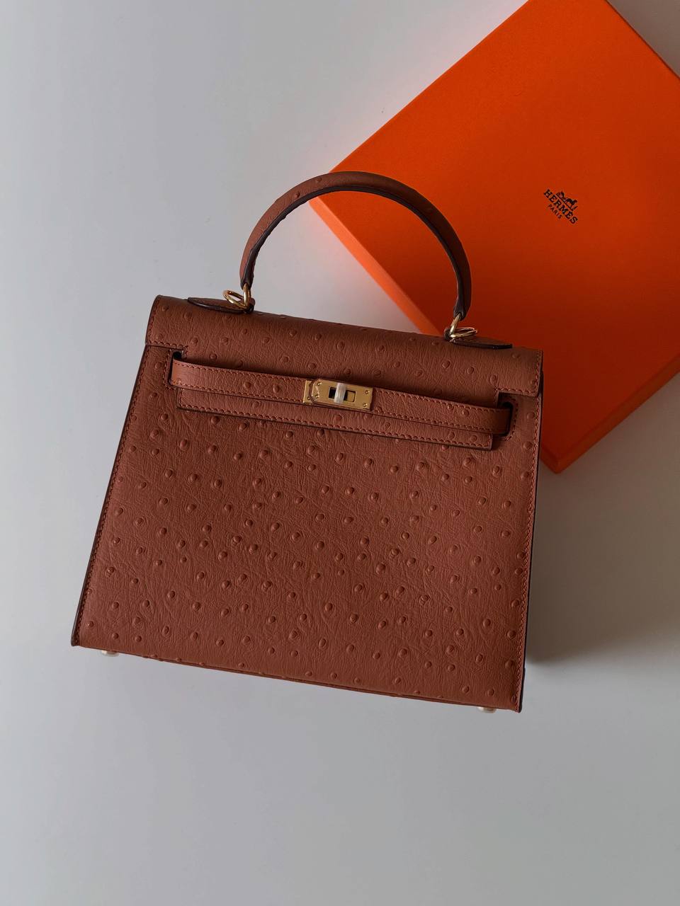 Hermes kelly ostrich 25cm💕master quality😍with box❤️
500 dhs🪙💕

Zain52
♥️♥️♥️