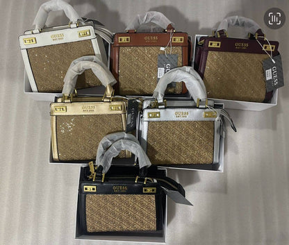 Guess
105 dhs👑

with box🎁🎁🎁

size 20×8×16cm

Zain213
Zain42
♥️♥️♥️