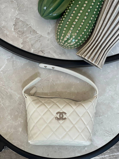 CHANEL
Available original box 📦 
With full packing 🎀🎀
Super high quality 💥💥
For Price 👇 WhatsApp✅
0568585901 
0507557372
0552275751 Owner Zain 👌

Zain283
♥️♥️♥️