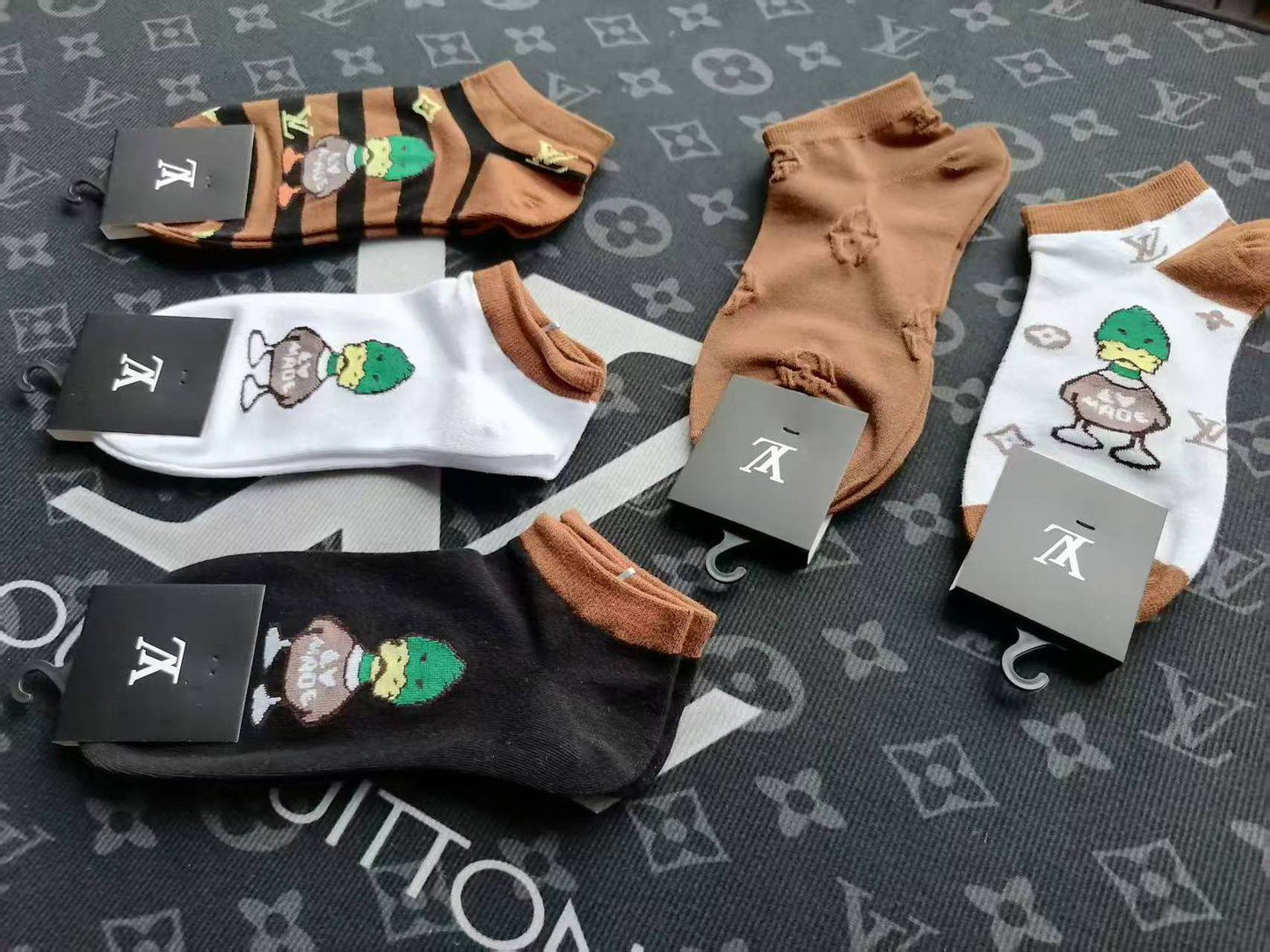 SOCKS 🆕
45 DHS💓
WITH GOOD BOX 📦

Zain28
♥️♥️♥️