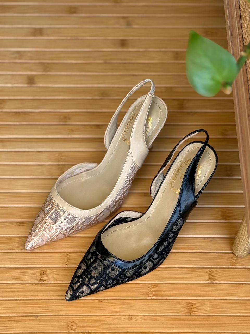 Dior
𝗦𝗶𝘇𝗲: 𝟯𝟲 𝘁𝗼𝗼 𝟰𝟭
490 dhs✅

Zain178
♥️♥️♥️