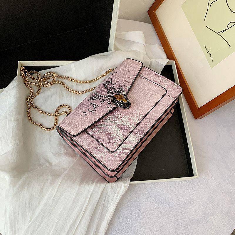 Bvlgari design

Good quality

Size : 22 * 15 * 8 cm

80 dhs🪙

Zain115
♥️♥️♥️