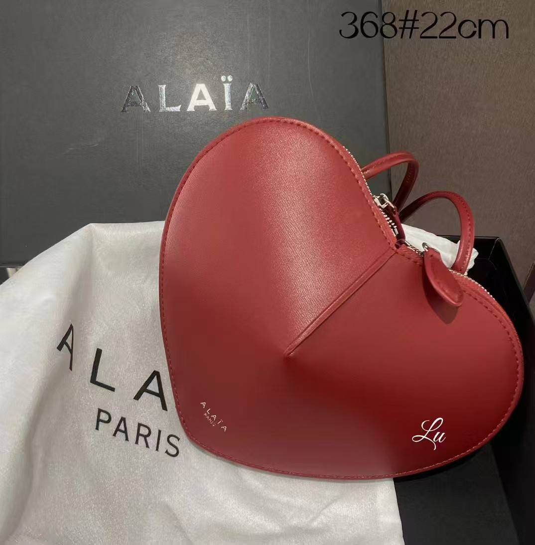ALAIA
Best quality with box
110 dhs💓
size 22CM

Zain290
♥️♥️♥️