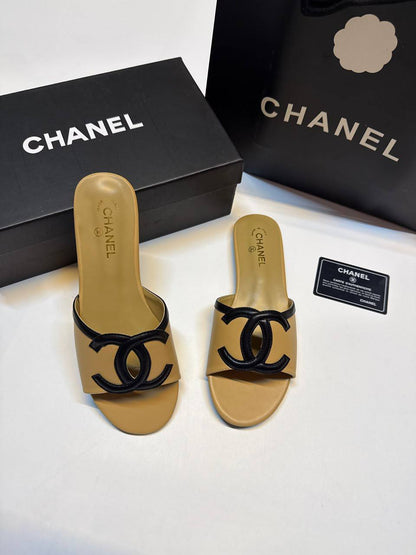 CHANEL SLIPPER
GOOD QUALITY
100 DHS✅
Size 36 TO 41

Zain40
♥️♥️♥️